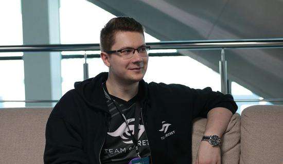 数据驱动的 数据驱动的